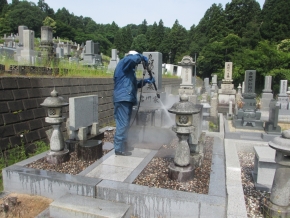 福井市東山霊園にてお墓のクリーニングをしました